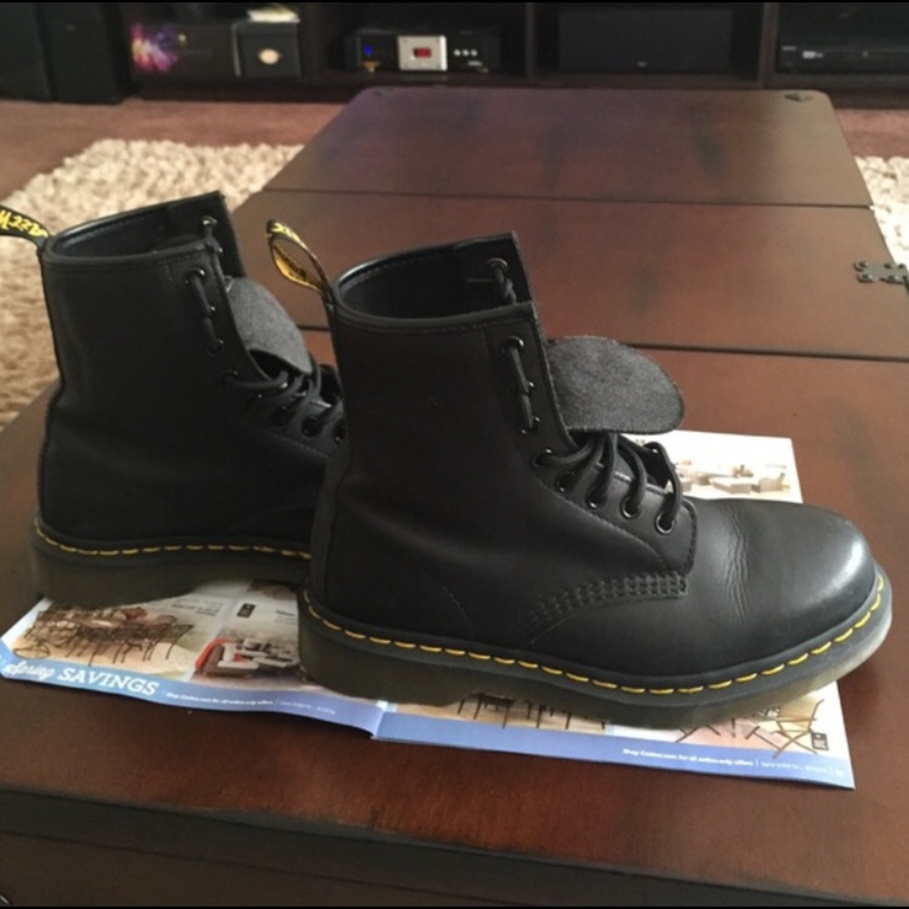 Worn a hand full of times so like brand new...